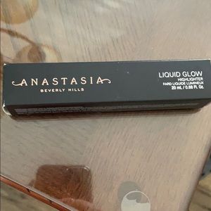 Liquid glow highlighter in penny